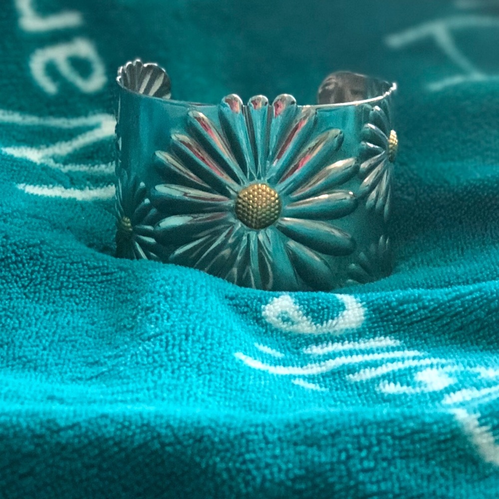 Stainless steel Daisy cuff bracelet
